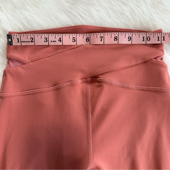 Lululemon Cross Leggings - Picture 12 of 13